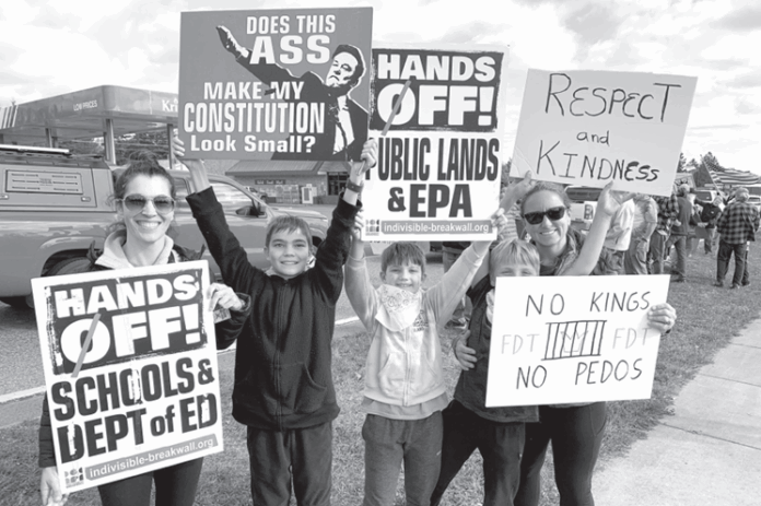 No Kings II Rally Attracts Hundreds of Supporters in Two Harbors